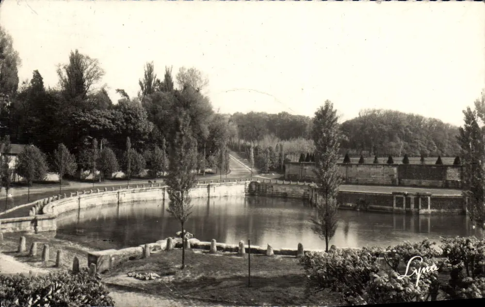 Landschap met vijver en paden — Marly-le-Roi — uitgever Lyna - Voorkant