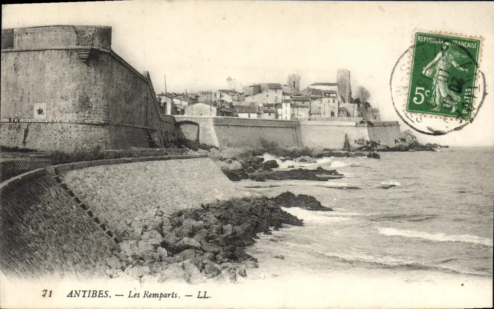 Antibes — Os Muros — LL. — n°71 - Frente