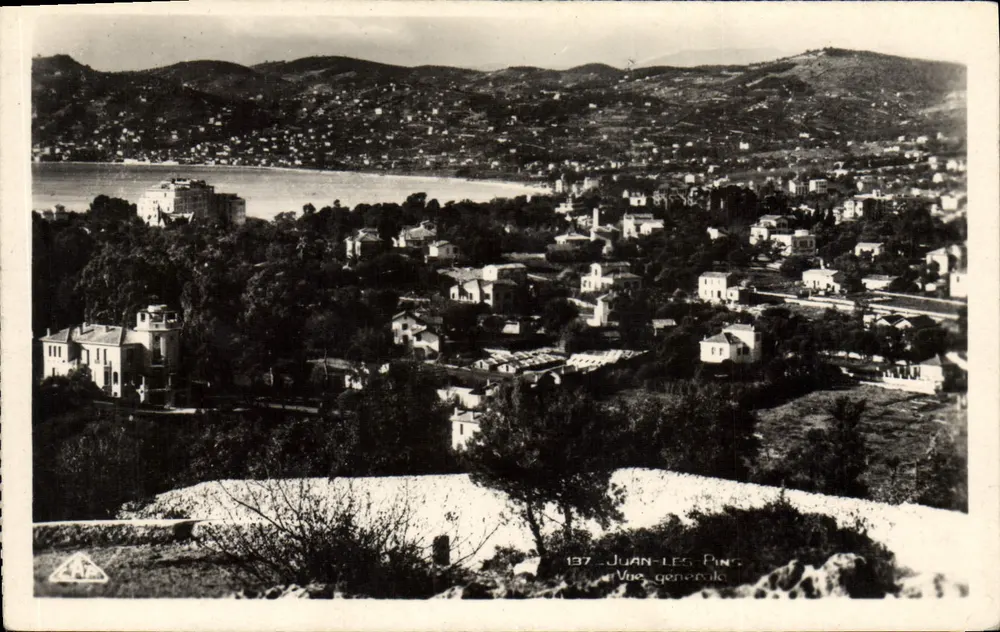 Juan-les-Pins — Vista geral — (47) REAL PHOTO C.A.P. PARIS - Frente