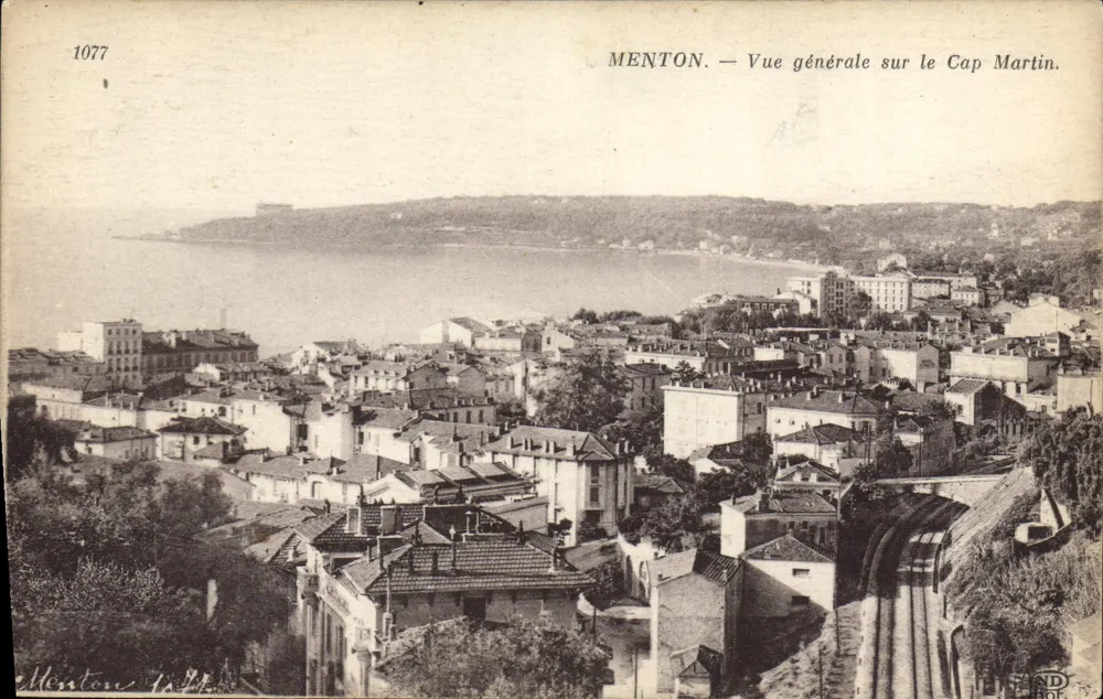 Menton — Algemene uitzicht op Cap Martin — Menton, Uitgever: Menton, n° 1077 - Voorkant