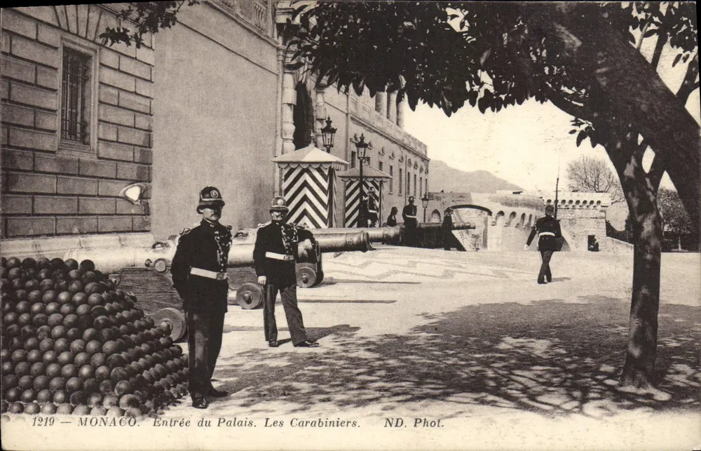 Monaco — Eingang zum Palast. Die Carabinieri — ND. Foto n°1219 - Vorderseite