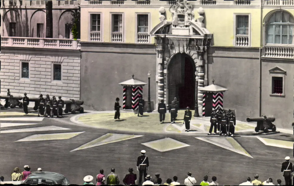 Palast des Prinzen — Die Wacheübergabe — Fürstentum Monaco, Verlag S.I.C.A., Nr. P.33 - Vorderseite