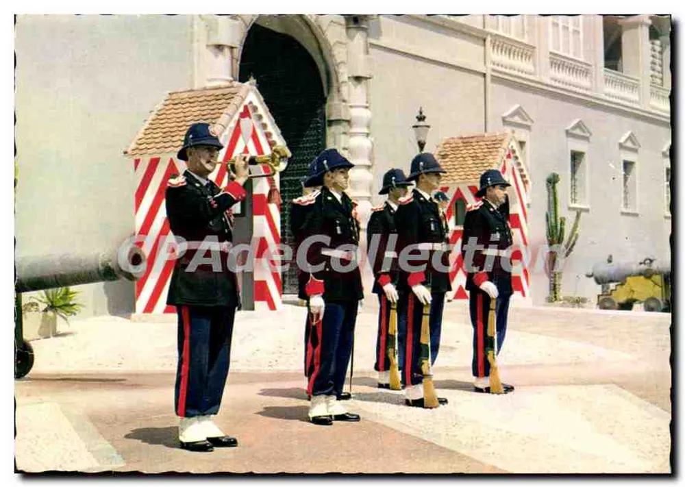 A Relva da Guarda diante do Palácio Real — Principado de Mônaco — REFLETS DE LA CÔTE D'AZUR, n° 99.138.78 - Frente