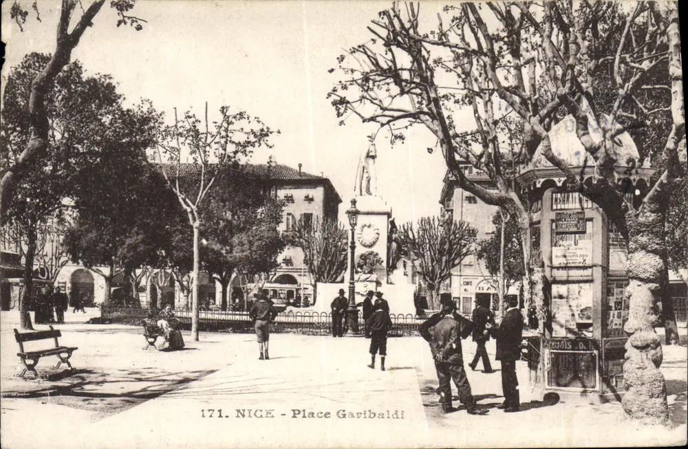 Nizza - Place Garibaldi — Ansicht der Place mit Denkmal und Café — Verlag Léonard, Nr. 171 - Vorderseite