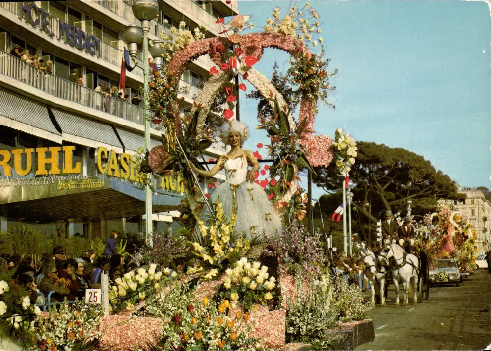 Nice — Um carrosel do Corso florescendo — Ed. Rion, série 94/5.58 - Frente