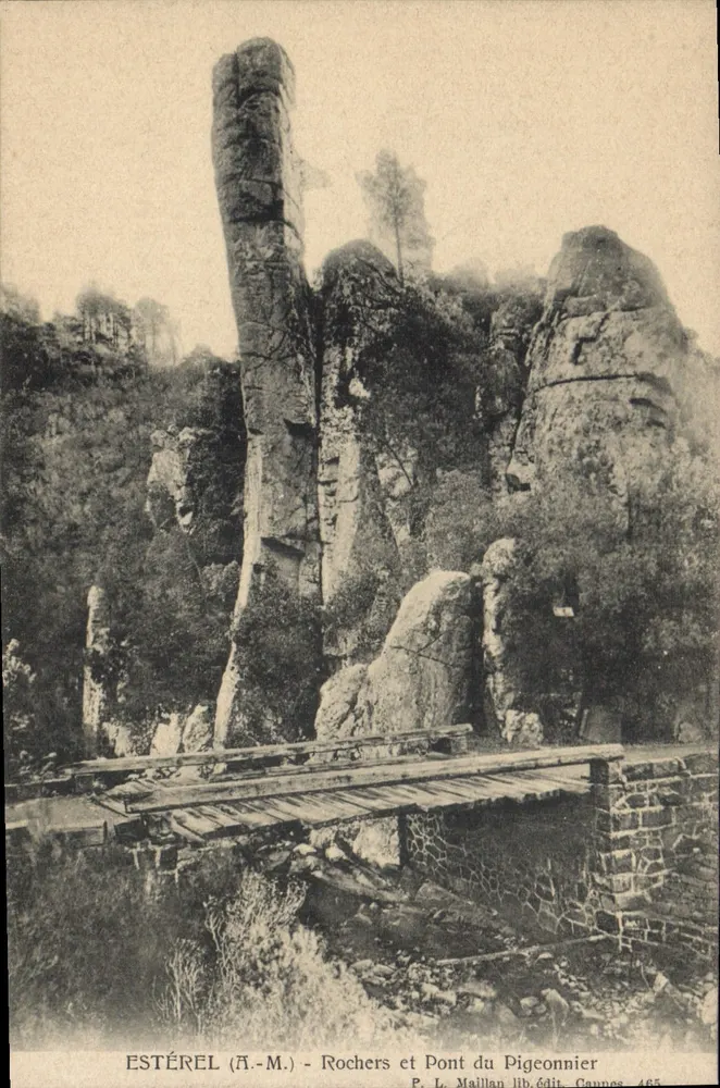 Estérel (Fr.-M.) - Rochos e Ponte do Pigeonnier — P. Le Maillan lib. editora Caunes 465 - Frente