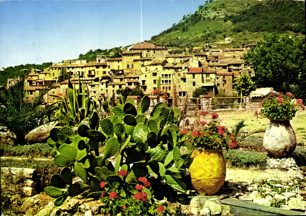 Tourette-sur-Loup — Vista geral — Edições Jean VVon Paris, n° 10/7625 - Frente