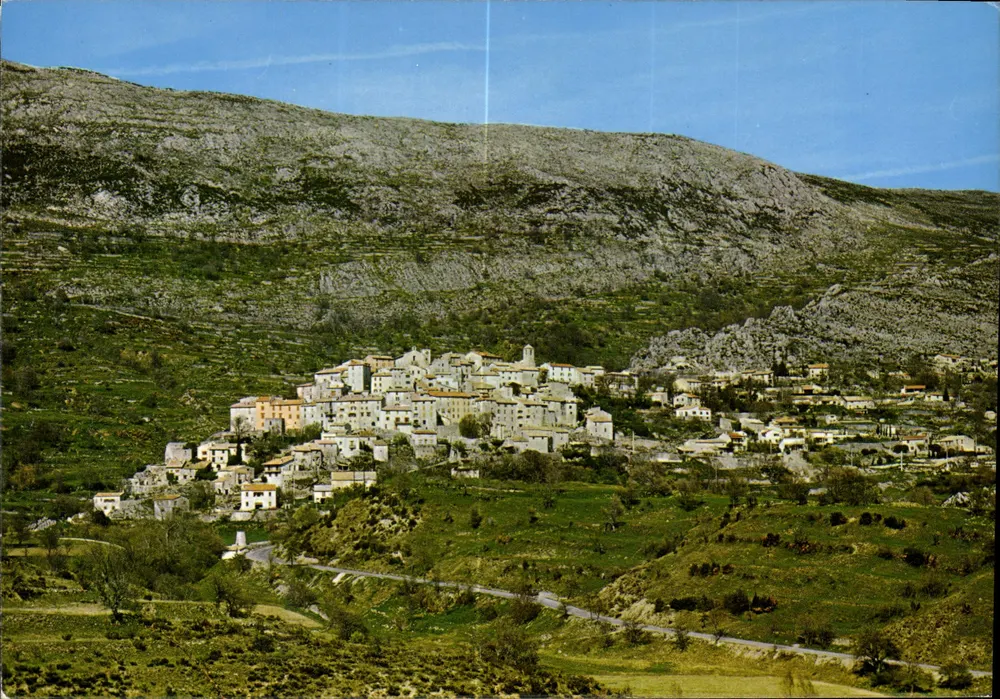 Coursegoules — Aldeia no penhasco ao norte do col de Vence — Techni'Phot - Frente