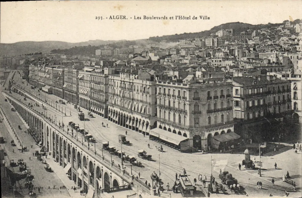 Argel — Os Boulevards e o Hotel de Ville — Coleção Bonnagenen, ed. A.L., Argel, n° 293 - Frente