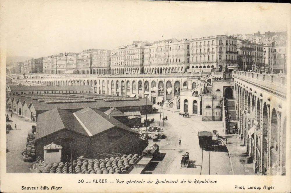 ALGER — Vista geral do Boulevard da República — Sauveur ed. Alger n°30 - Frente