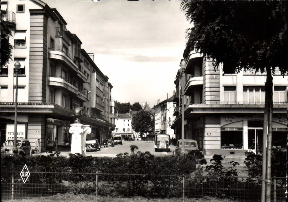 Epinal - Vista para os cais — Praça Pinot — Edições G.R. n°546 - Frente