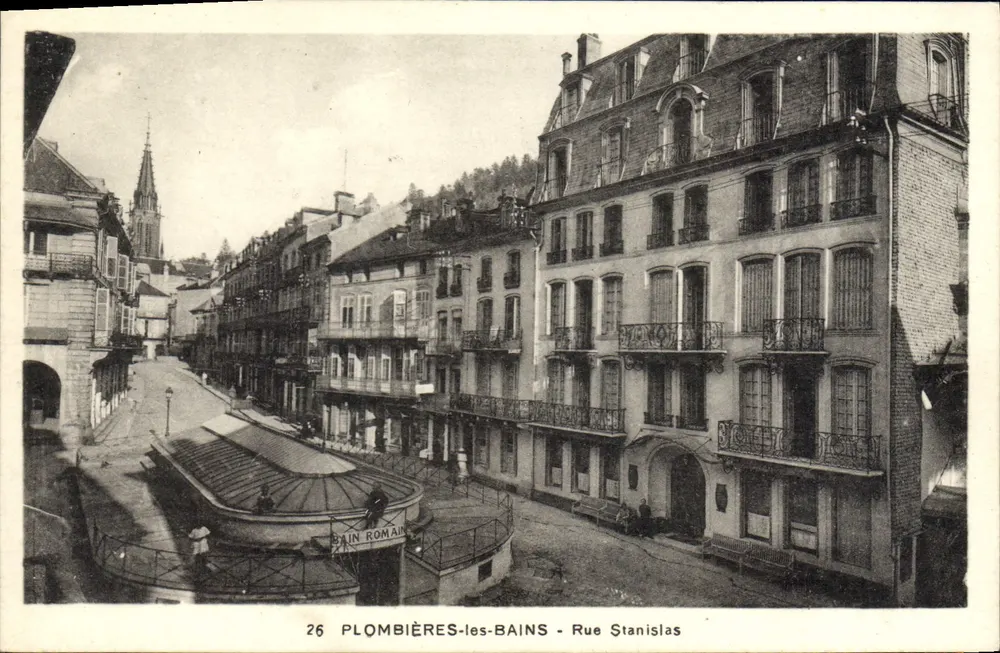 Plombières-les-Bains - Rue Stanislas — vista do Banho Romano — editor Ed. Duroch, n° 26 - Frente