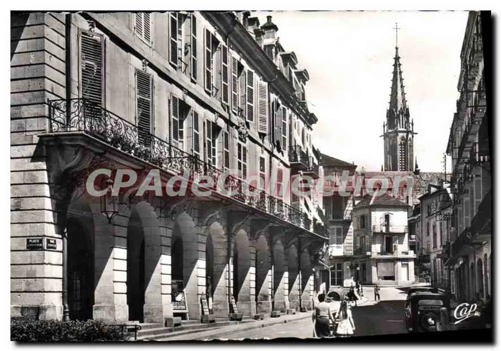 Plombières-les-Bains — A rua Stanislas — Réal-Photo - Frente