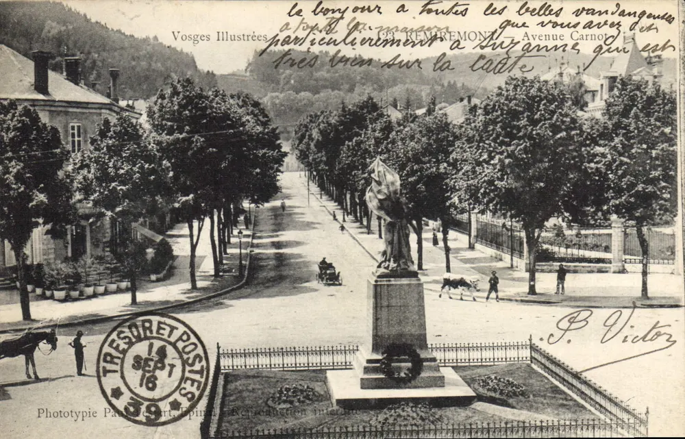 Avenida Carnot em Remiremont — estátua monumental — Vosges Illustrées, Fototipia Paris, n° 29 - Frente