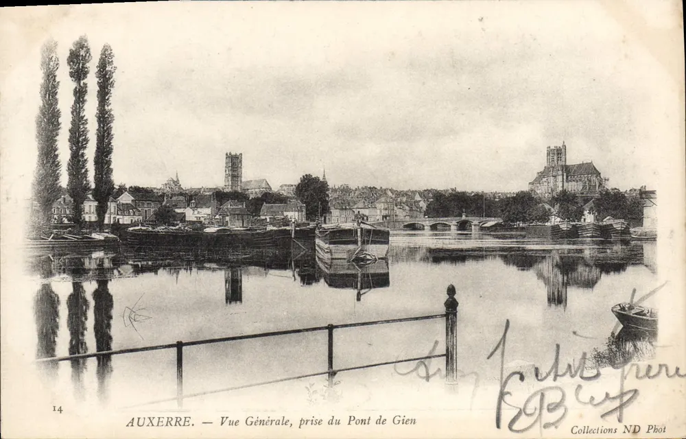 Auxerre — Allgemeiner Blick, vom Pont de Gien aus — Collections ND Phot - Vorderseite
