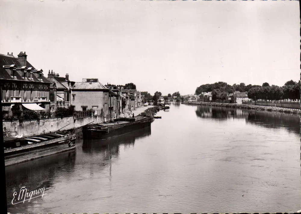 Margem da Yonne em Sens — Yonne — Editor E. Mignon, n° 5135 - Frente
