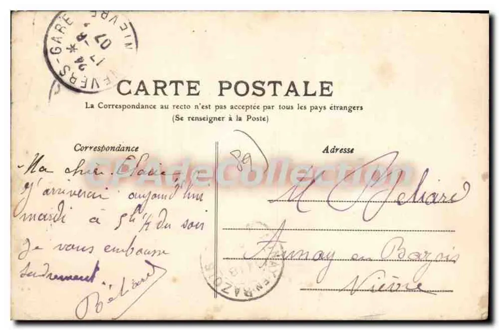 Toucy-Ville — Het Kasteel — uitgever Gannezy - Achterkant