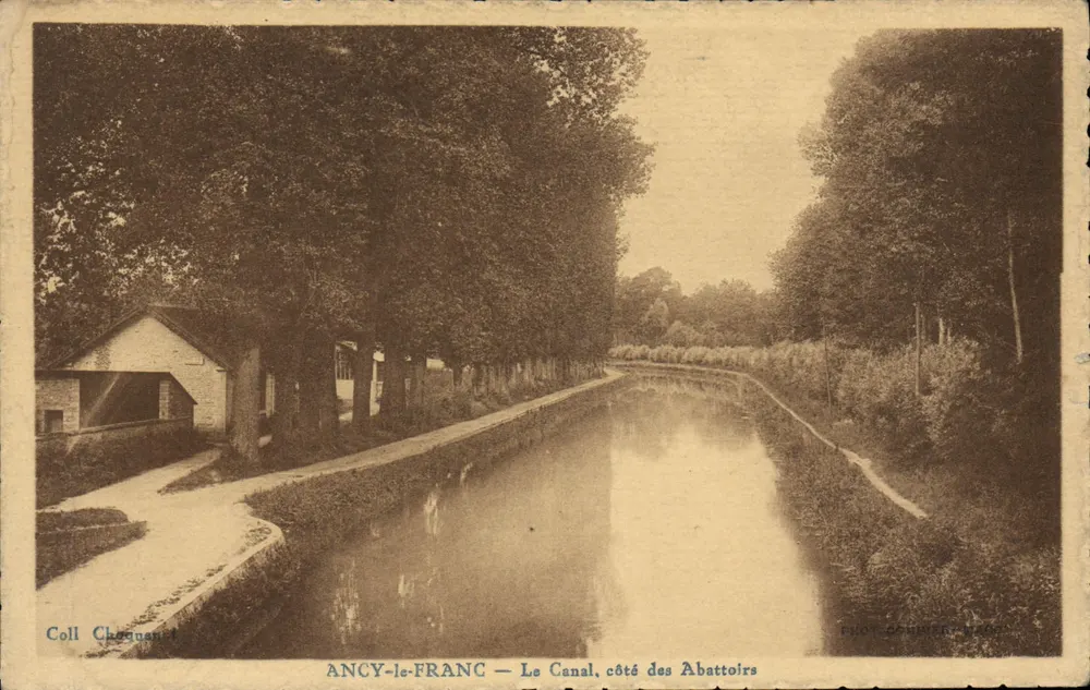 Ancy-le-Franc — Le Canal, côté des Abattoirs — Phot. Souhier & Naco - Recto
