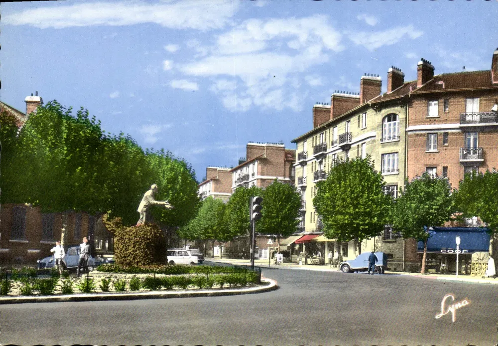 Suresnes (Hauts-de-Seine) — Pátio e Estátua de Jean Jaurès — editor ABEILLE CARTES - Frente