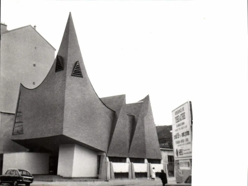 Igreja Luterana de Saint-Denis — arquitetura moderna — Igreja Luterana de Saint-Denis, arquiteto M. Véret - Frente