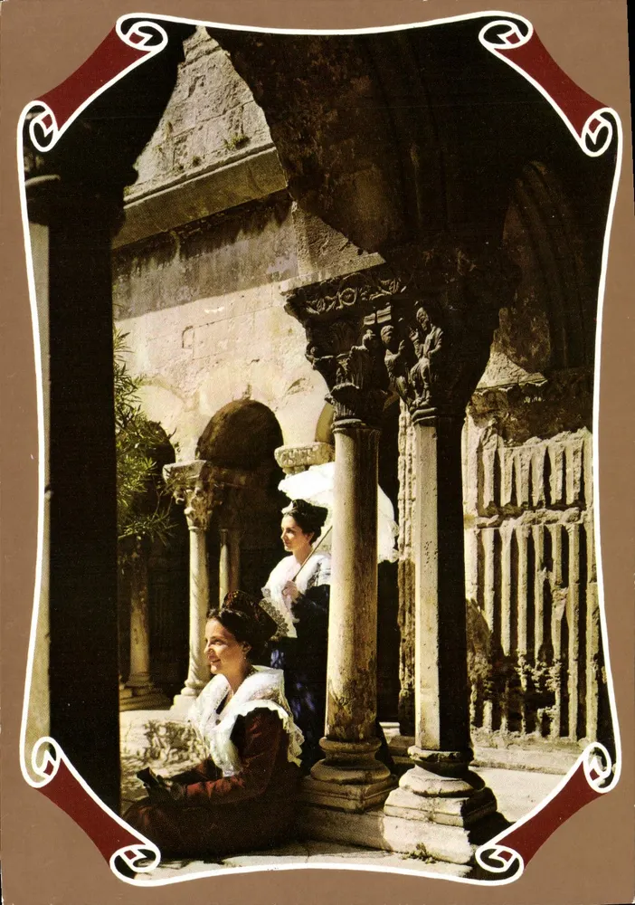 Cloître da Igreja de São Trofim — Arles — Edições Rond-Point da Infância - Frente