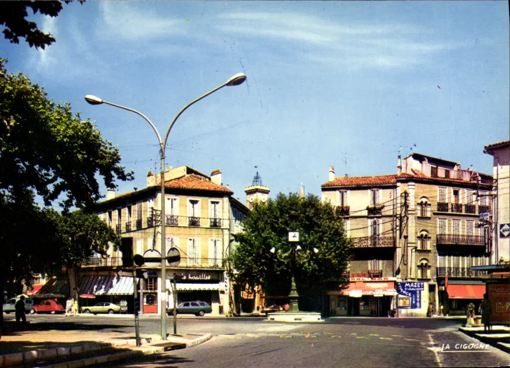 La Place des Quinze - Aubagne — Ansicht der Altstadt — Editions Hachette - Vorderseite