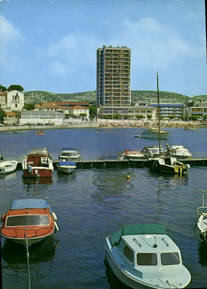 Porto de Carry-le-Rouge — A Costa Azul (Bocas do Ródano) — Edições 'La Côte Bleue' Hachette - Frente