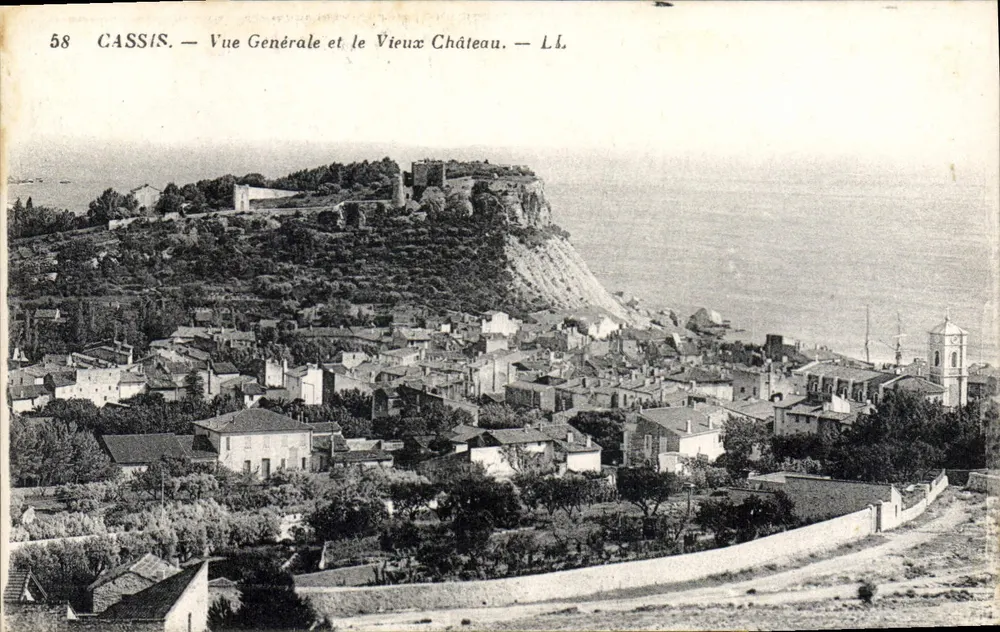 CASSIS — Vue Générale et le Vieux Château — L.L. - Recto