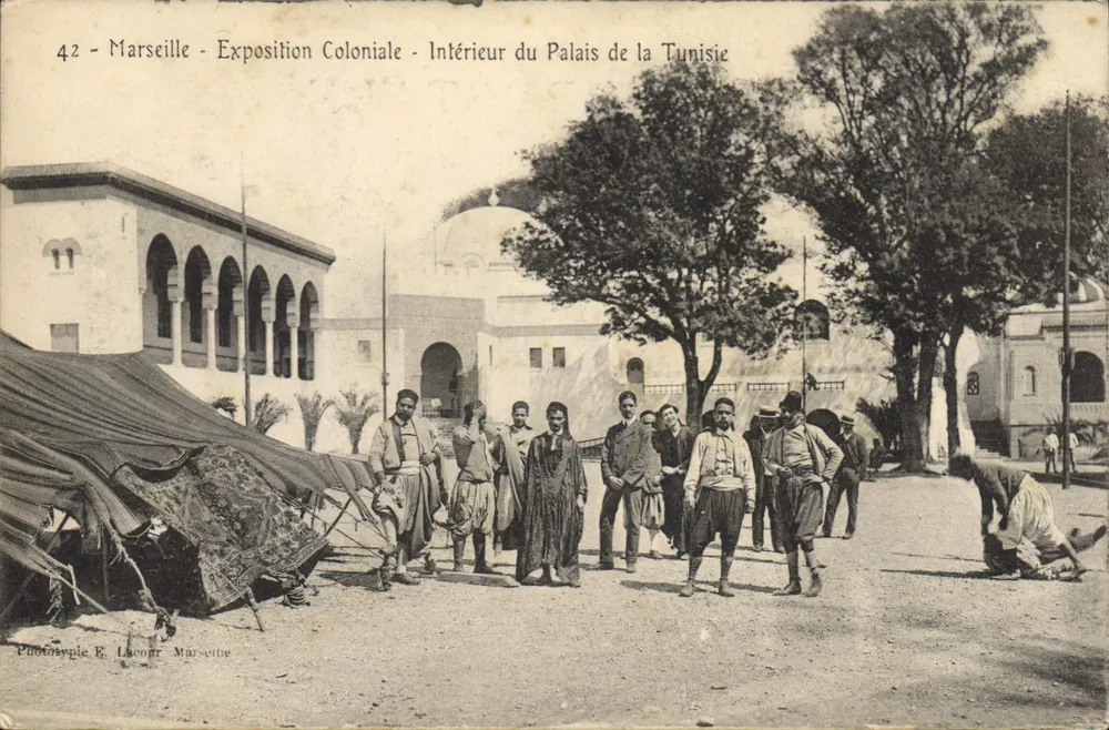 Marseille - Kolonialausstellung - Innenraum des Palastes von Tunesien — Phototypie E. Lacoire, Marseille, n°42 - Vorderseite