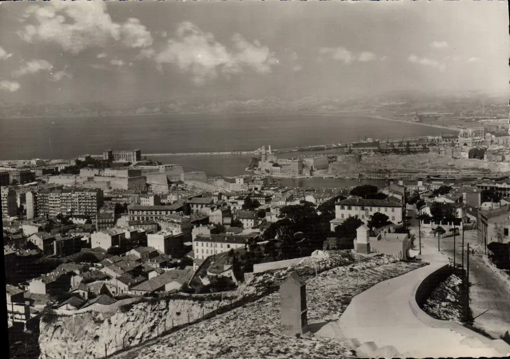 Marseille (B.-du-R.) — Panorama — Ansicht vom Notre-Dame-de-la-Garde — Éditions La Gagogne - Vorderseite