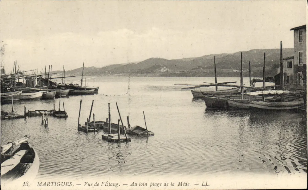 Martigues — Ansicht des Sees — In der Ferne, Strand der Méde — LL. — N° 13 - Vorderseite