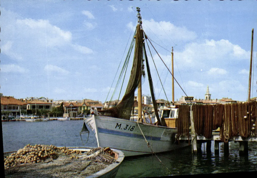 Martigues (B.-du-R.) — Der Fischerhafen — Hachette-Verlag - Vorderseite