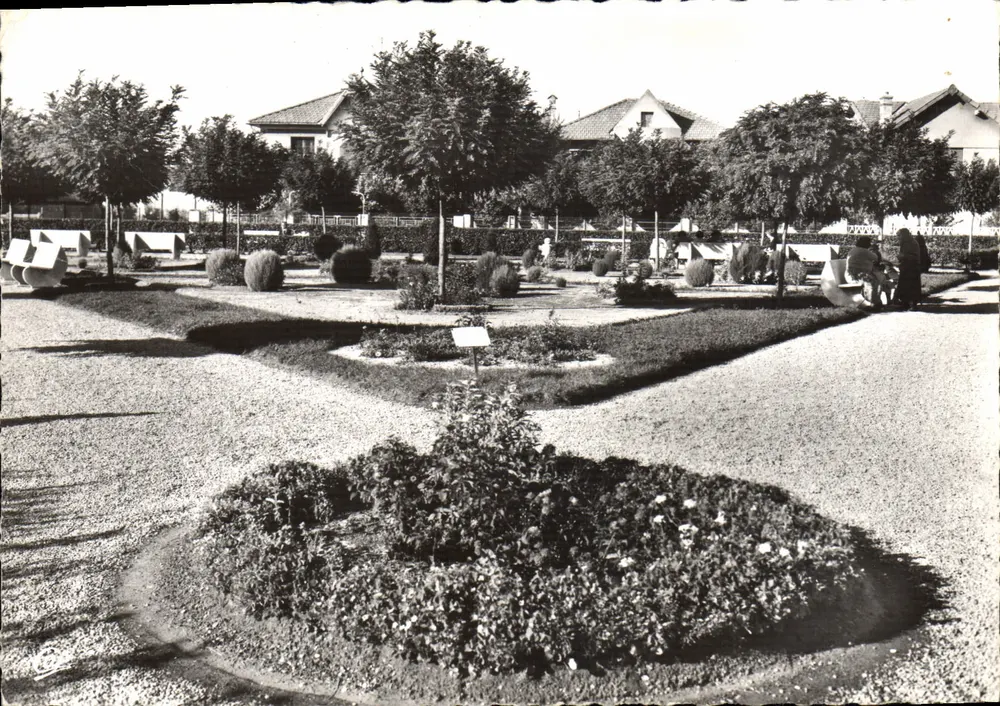 Jardim do Square Prat — Miramas — Réci-Photo (13140) - Frente