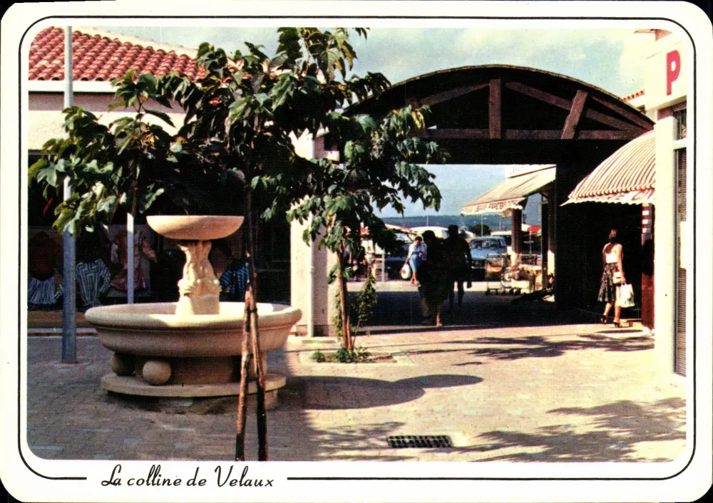 A colina de Velaux — Centro Comercial — Sociedade de Agências de Diffusão, Marselha - Frente