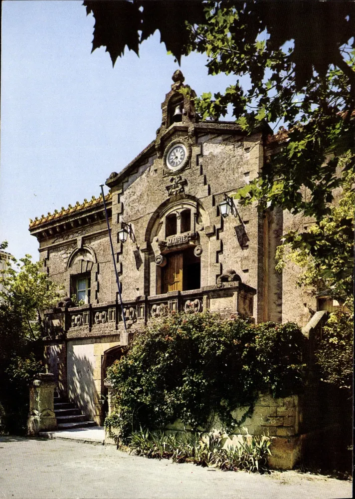 Prefeitura de Charleville — vista pitoresca — Impressor Combier, Macon - Frente