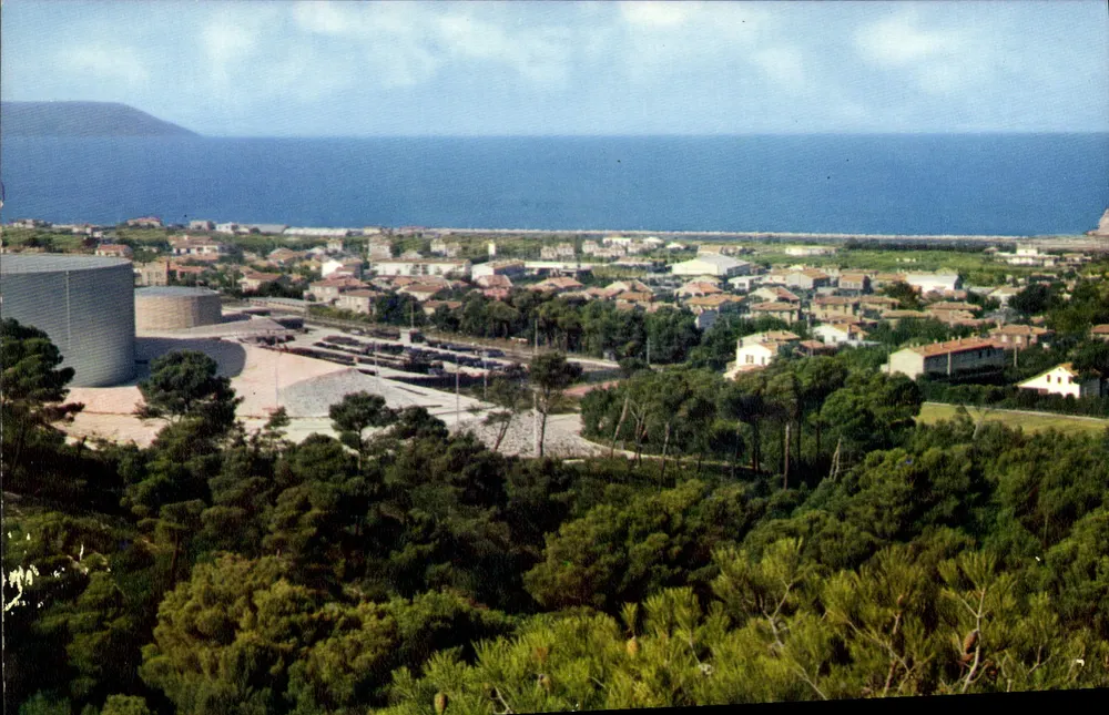 La Mède (B.-du-Rh.) — Vista geral — Editions 'La Cigogne' Rond-Point - Frente