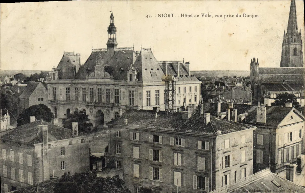 Niort - Rathaus, Ansicht vom Turm — Edition des Galeries Parisiennes, Niort, Nr. 43 - Vorderseite