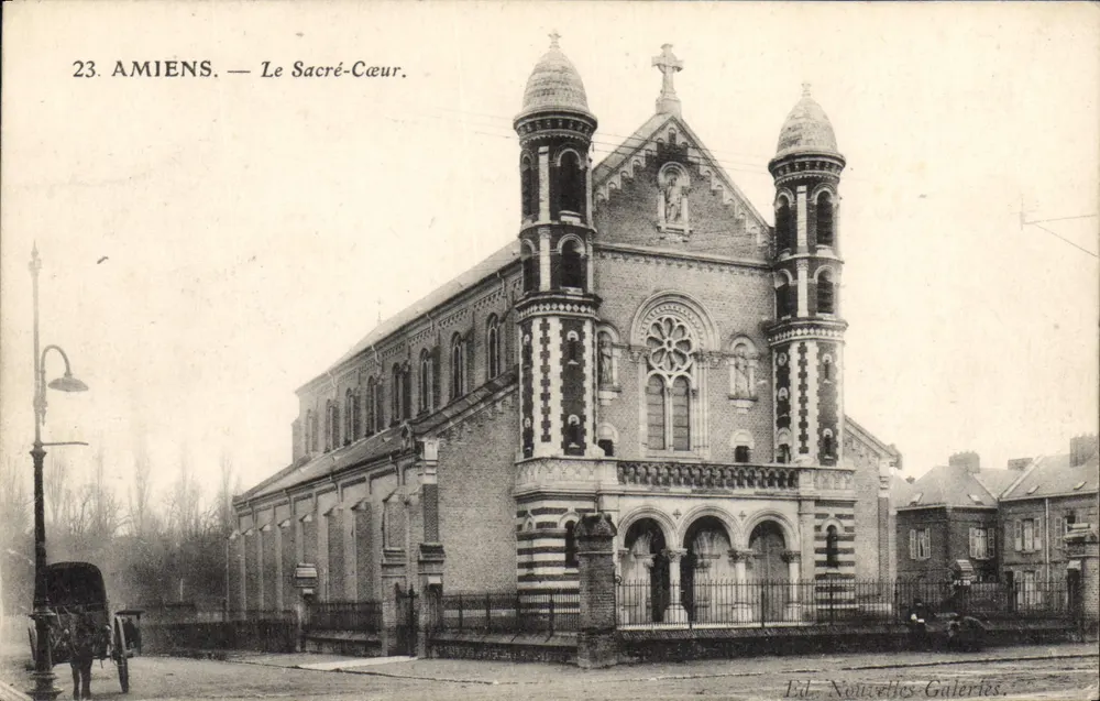 Amiens — O Sagrado Coração — Ed. Nouvelles Galeries, n°23 - Frente