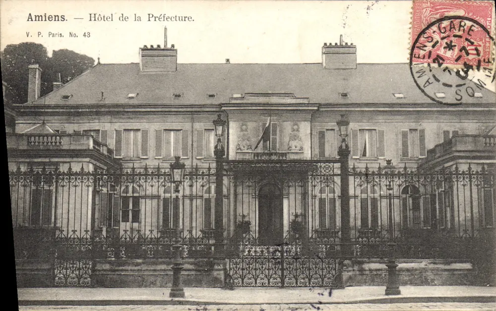 Amiens — Hotel de la Préfecture — V. P. Paris, No. 43 - Frente