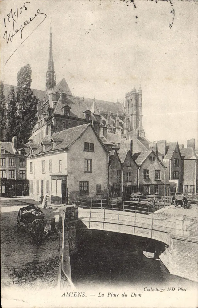 Amiens — A Place du Dom — Collections ND Phot - Frente