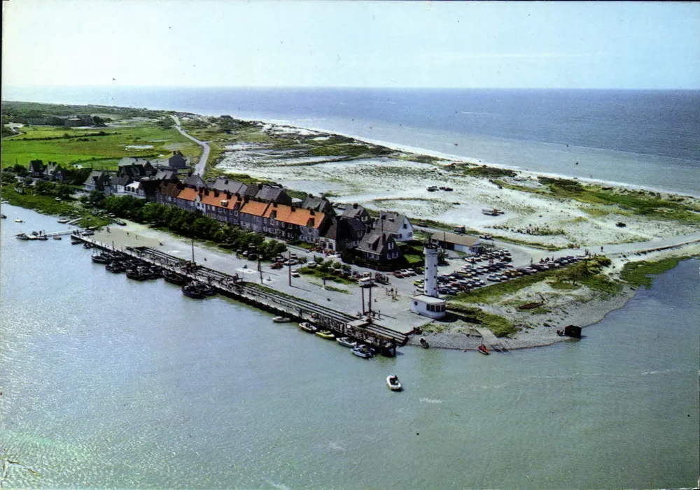 Der Fischereihafen, der Leuchtturm und die Düne am Eingang der Bucht — Um Cayeux-sur-Mer — Verlag ARTAUD Frères, n° 216 - Vorderseite