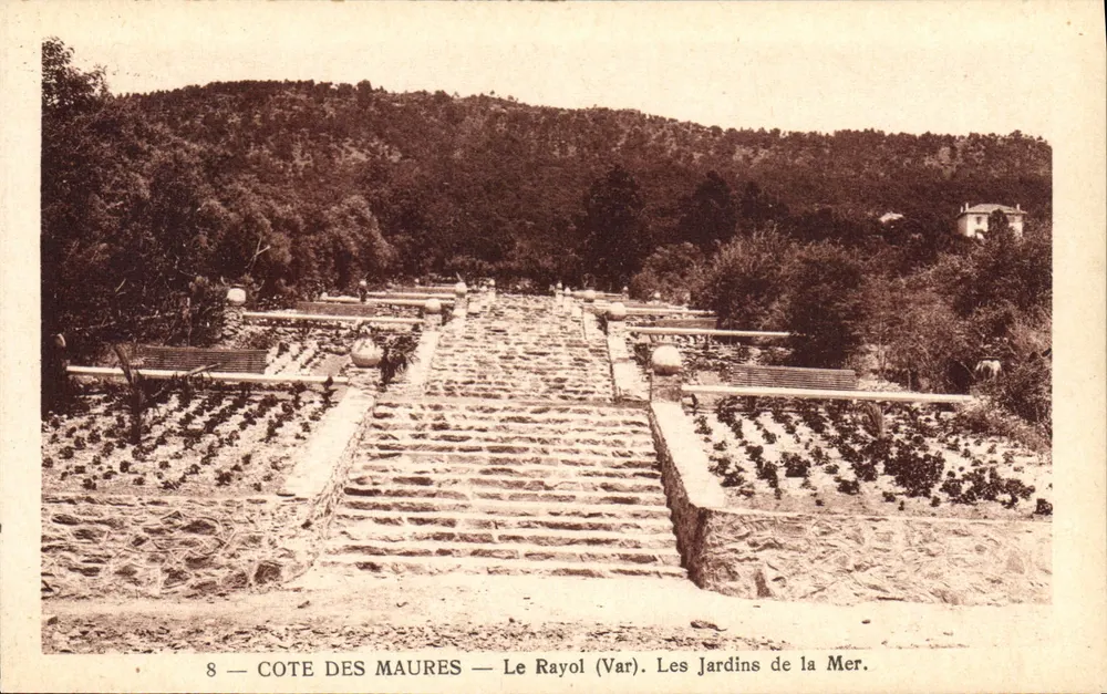 Côte des Maures — Le Rayol (Var). Les Jardins de la Mer. - Frente