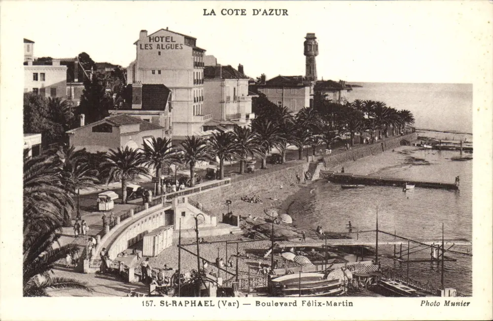 St-Raphaël (Var) — Boulevard Félix-Martin — Hotel Les Algues — Foto Munier - Frente
