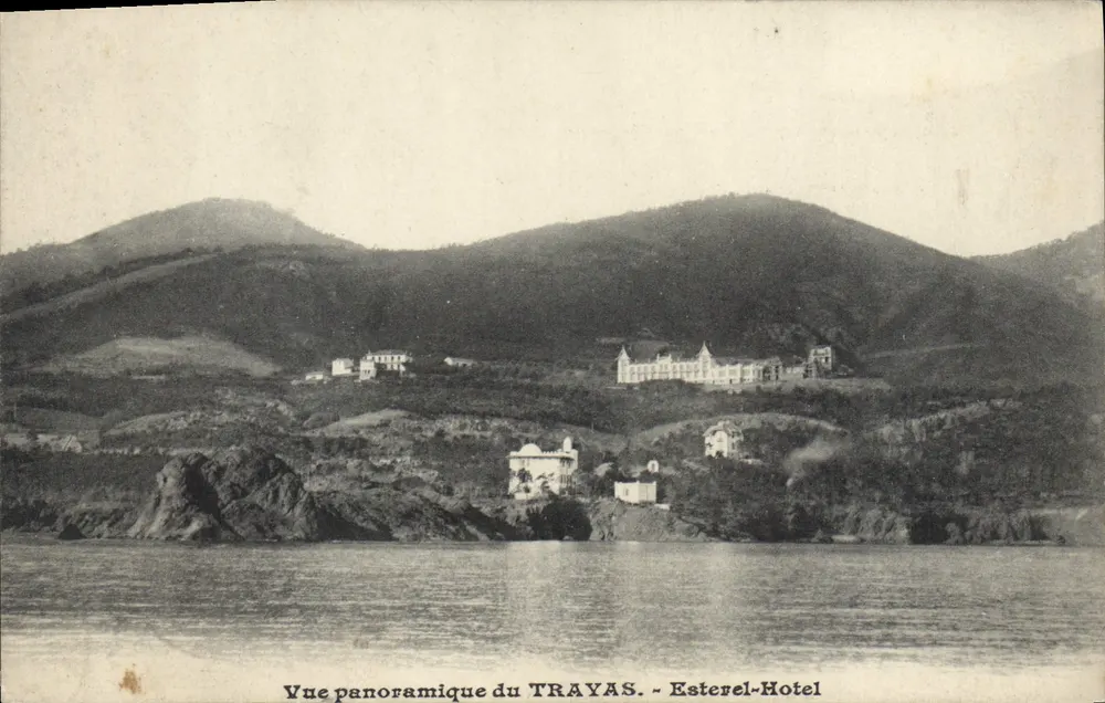 Vista panorámica del TRAYAS - Hotel Esterel - Anverso