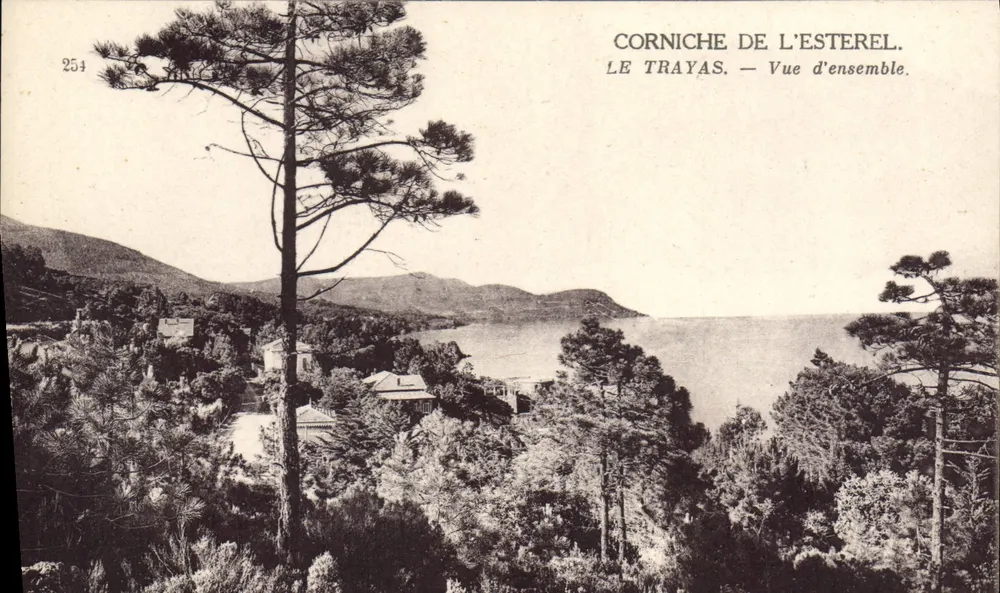 Corniche do Esterel — Le Trayas — Vista geral — Editor: Antigos Estabelecimentos Neudéin e Cia, Paris - Frente