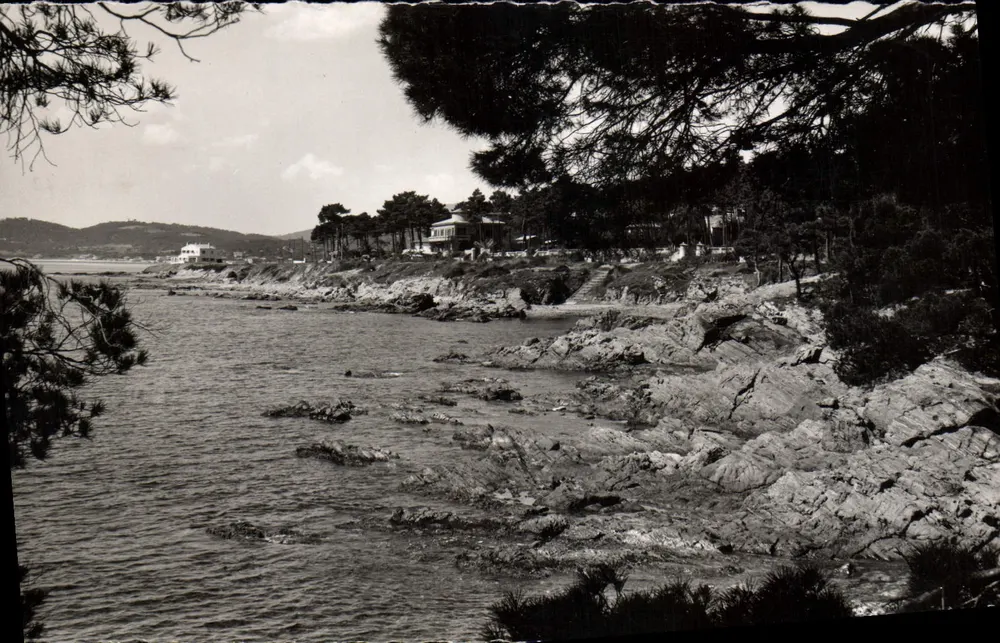 Les Issambres — Der Viertel An-Peire und die Calanques — Véritable Editions - Vorderseite