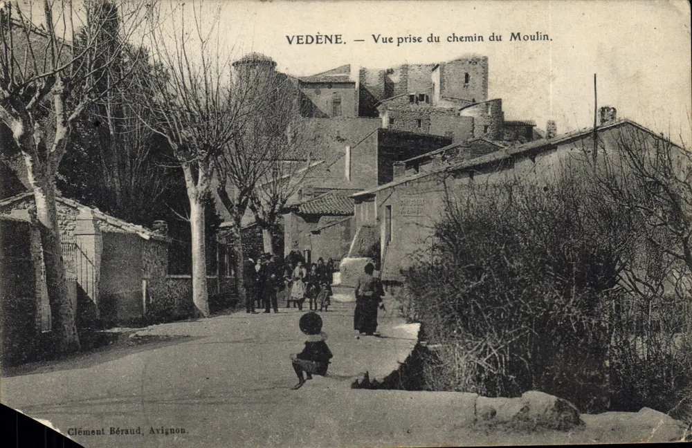 Vedène — Vista tomada desde el camino del Molino — Clément Béraud, Avignon - Anverso