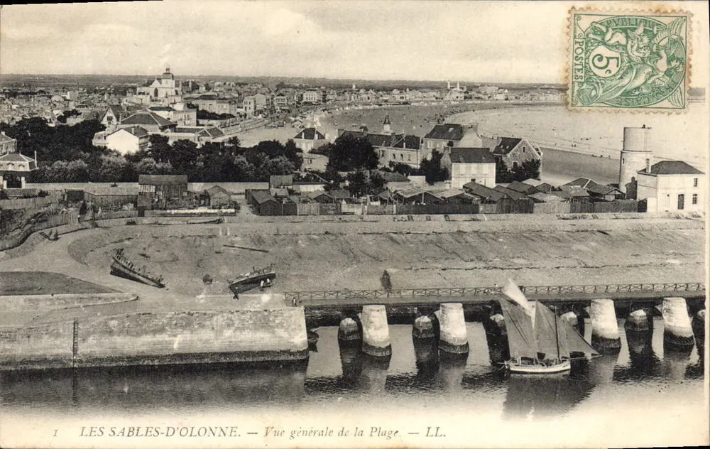 Les Sables-d'Olonne — Vista geral da Praia — LL. - Frente