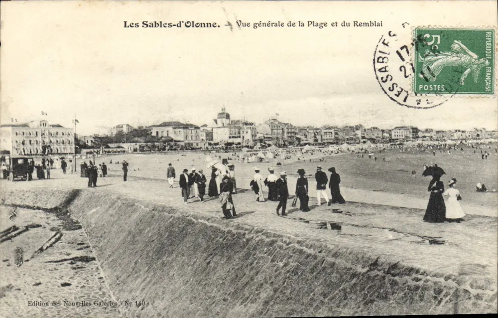 Les Sables-d'Olonne — Allgemeiner Blick auf den Strand und den Damm — Edition des Nouvelles Galeries, Nr. 140 - Vorderseite