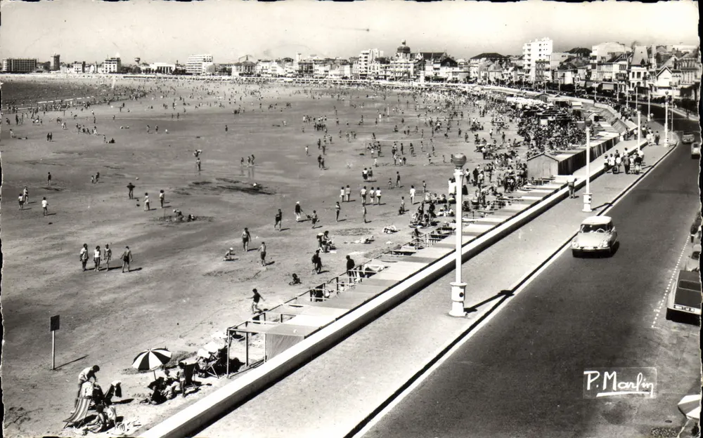 Les Sables d'Olonne — A Praia — P. Marlin - Frente